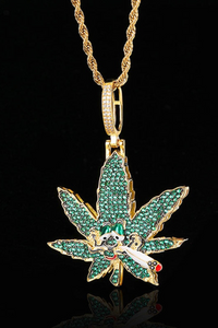 collier-weed-y2k