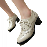 chaussure-annee-70-lacet-femme-talon-vintage