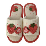 Chaussons Chinois Peluche Fraise