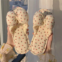 Chaussons Chinois Peluche Fraise