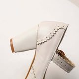 chaussures-annees-20-escarpins-petits-talons-blancs