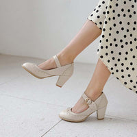 chaussures-annees-20-escarpins-petits-talons-blancs